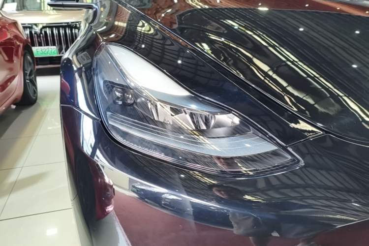 Used Tesla Model Y 2022 Long-Range All-Wheel-Drive Version Right Front Headlight