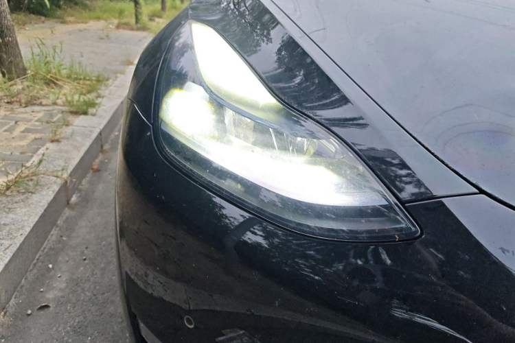 Used Tesla Model Y 2022 Revised Version Long-Range All-Wheel Drive Right Front Headlight