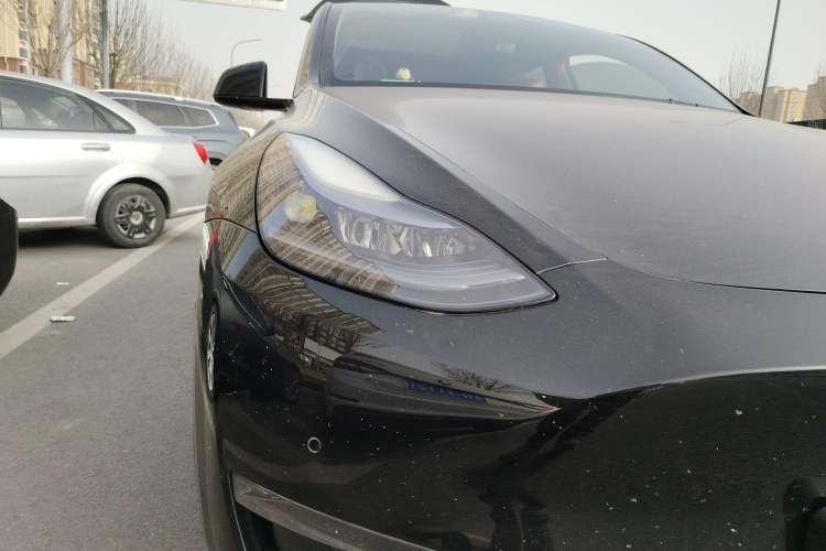 Used Tesla Model Y 2022 Long-Range All-Wheel-Drive Version Right Front Headlight
