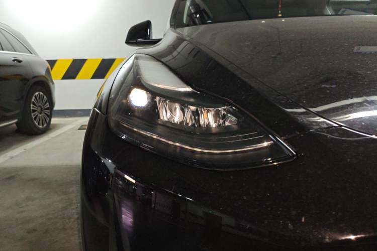 Used Tesla Model Y 2022 Performance High-Performance All-Wheel-Drive Version Right Front Headlight