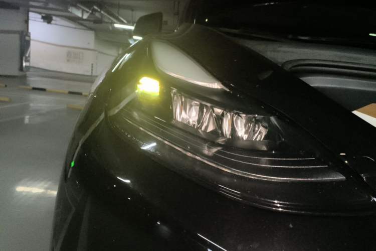 Used Tesla Model Y 2022 Revised Version Long-Range All-Wheel Drive Right Front Headlight