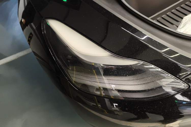 Used Tesla Model Y 2022 Long-Range All-Wheel-Drive Version Right Front Headlight