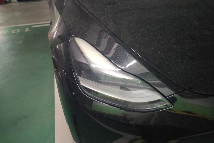 Used Tesla Model Y 2022 Long-Range All-Wheel-Drive Version Right Front Headlight