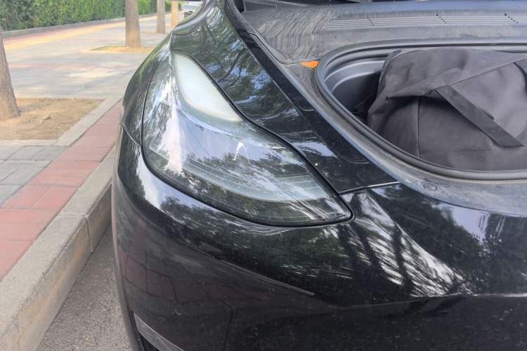 Used Tesla Model Y 2022 Long-Range All-Wheel-Drive Version Right Front Headlight