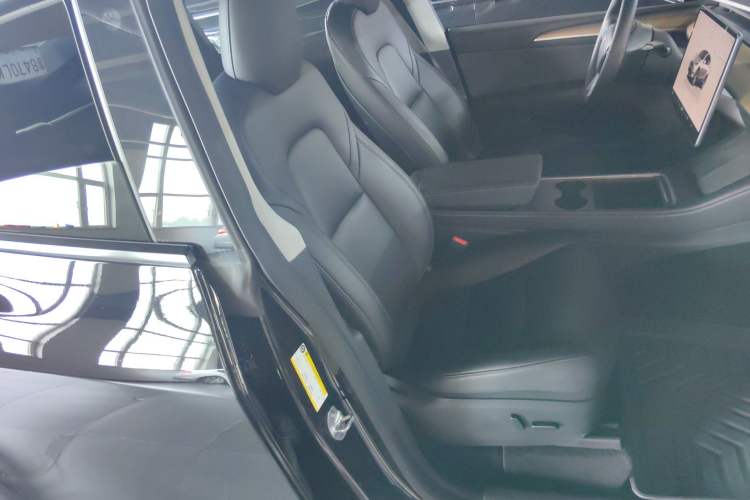 Used Tesla Model Y 2022 Rear-Wheel-Drive Version Right Front Seat