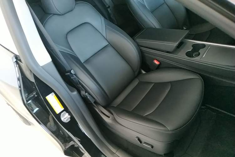 Used Tesla Model Y 2022 Rear-Wheel-Drive Version Right Front Seat