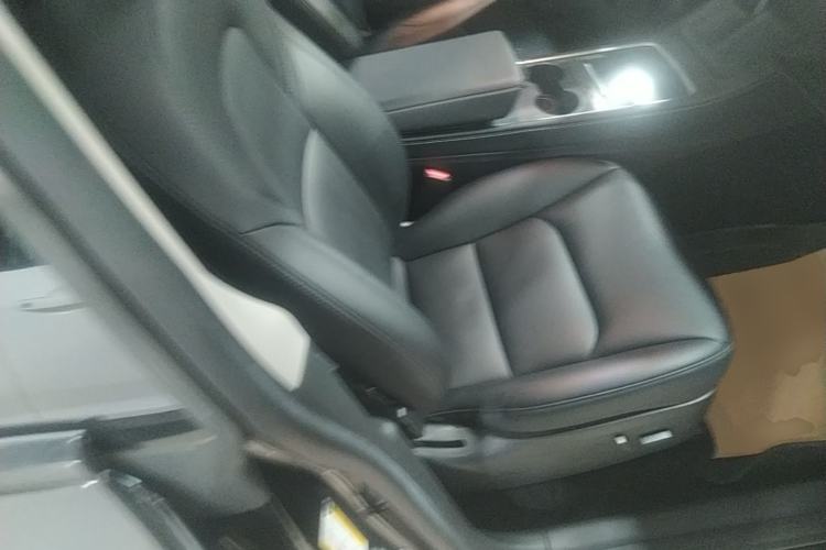 Used Tesla Model Y 2022 Rear-Wheel-Drive Version Right Front Seat