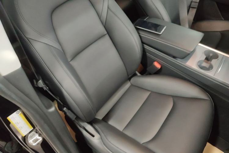 Used Tesla Model Y 2022 Performance High-Performance All-Wheel-Drive Version Right Front Seat