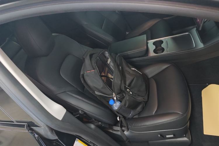 Used Tesla Model Y 2022 Rear-Wheel-Drive Version Right Front Seat