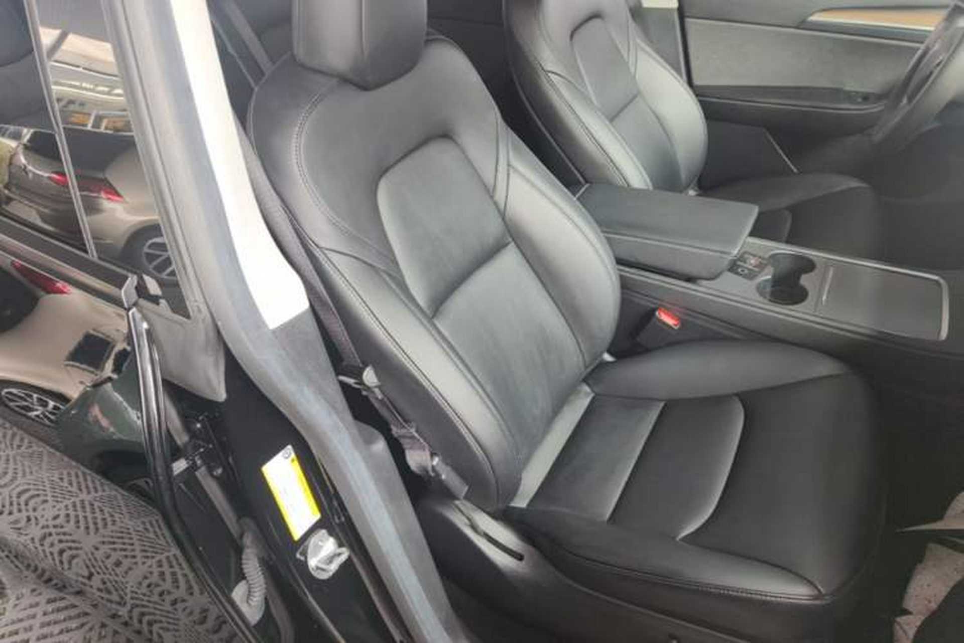 Used Tesla Model Y 2022 Rear-Wheel-Drive Version Right Front Seat