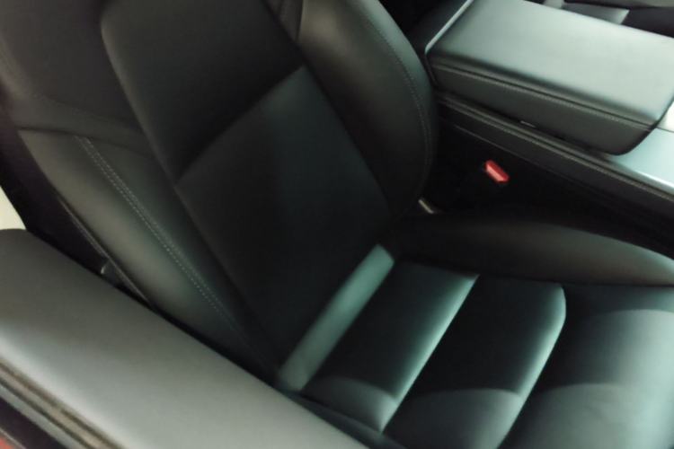 Used Tesla Model Y 2022 Rear-Wheel-Drive Version Right Front Seat
