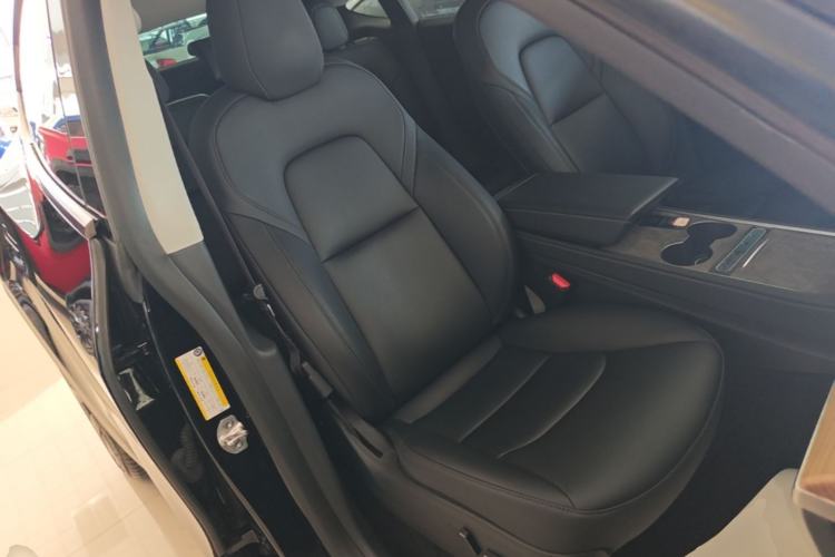 Used Tesla Model Y 2022 Rear-Wheel-Drive Version Right Front Seat
