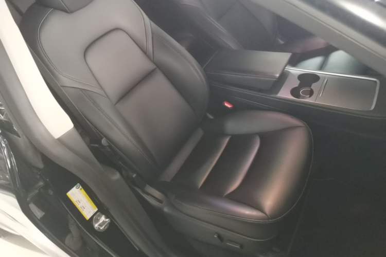 Used Tesla Model Y 2022 Rear-Wheel-Drive Version Right Front Seat