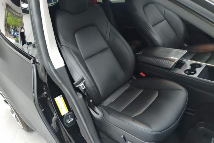 Used Tesla Model Y 2022 Long-Range All-Wheel-Drive Version Right Front Seat