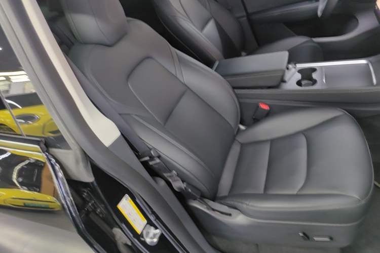 Used Tesla Model Y 2022 Rear-Wheel-Drive Version Right Front Seat