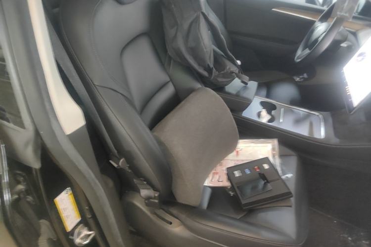 Used Tesla Model Y 2022 Rear-Wheel-Drive Version Right Front Seat
