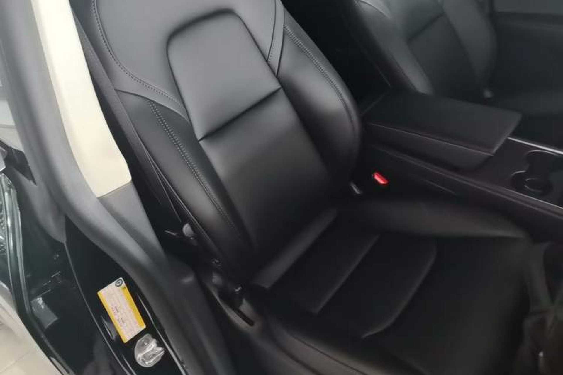Used Tesla Model Y 2022 Rear-Wheel-Drive Version Right Front Seat