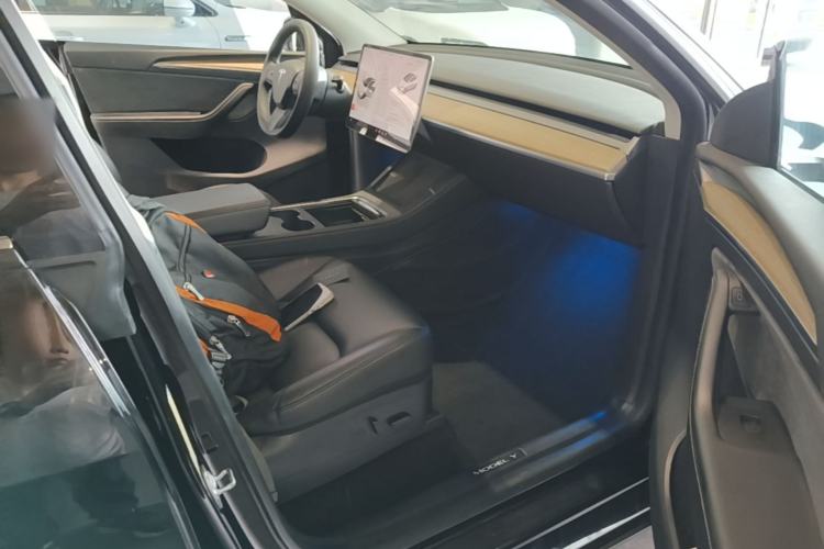 Used Tesla Model Y 2022 Performance High-Performance All-Wheel-Drive Version Right Front Seat