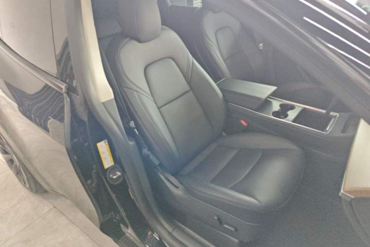 Used Tesla Model Y 2022 Long-Range All-Wheel-Drive Version Right Front Seat