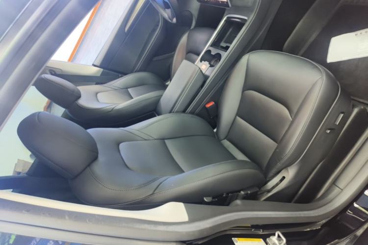 Used Tesla Model Y 2022 Performance High-Performance All-Wheel-Drive Version Right Front Seat