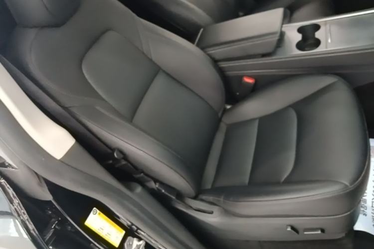 Used Tesla Model Y 2022 Long-Range All-Wheel-Drive Version Right Front Seat