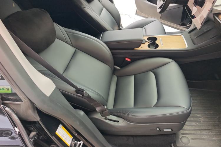 Used Tesla Model Y 2022 Rear-Wheel-Drive Version Right Front Seat