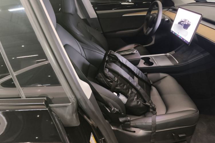 Used Tesla Model Y 2022 Performance High-Performance All-Wheel-Drive Version Right Front Seat