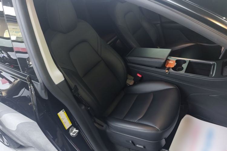 Used Tesla Model Y 2022 Rear-Wheel-Drive Version Right Front Seat