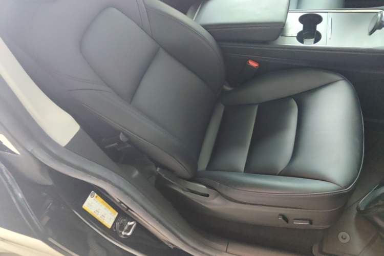 Used Tesla Model Y 2022 Rear-Wheel-Drive Version Right Front Seat