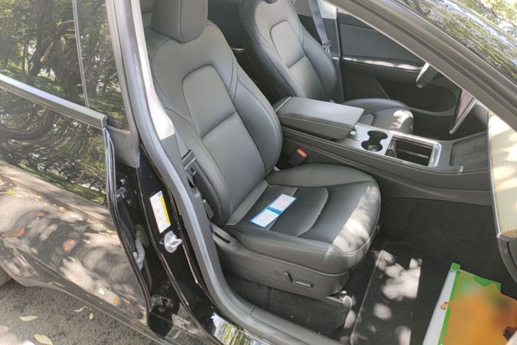 Used Tesla Model Y 2022 Rear-Wheel-Drive Version Right Front Seat