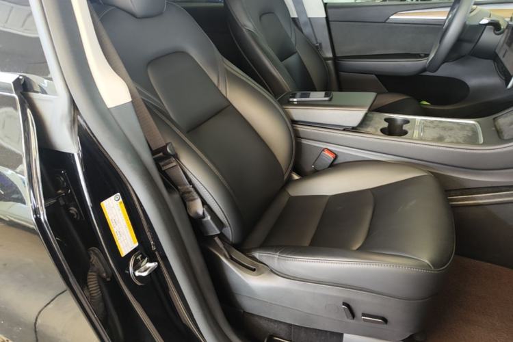 Used Tesla Model Y 2022 Rear-Wheel-Drive Version Right Front Seat