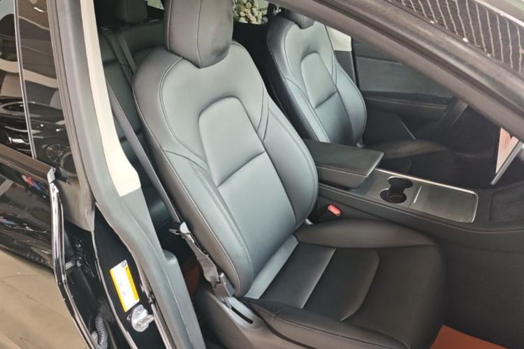 Used Tesla Model Y 2022 Rear-Wheel-Drive Version Right Front Seat