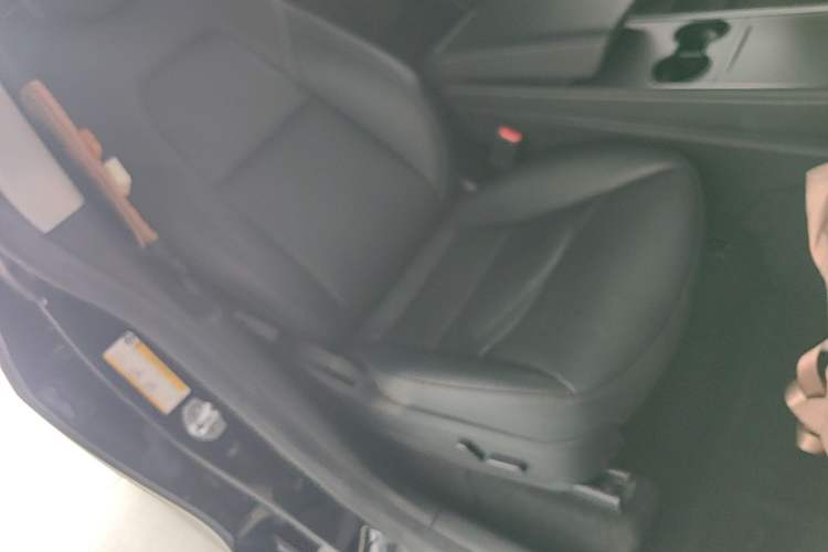 Used Tesla Model Y 2022 Rear-Wheel-Drive Version Right Front Seat