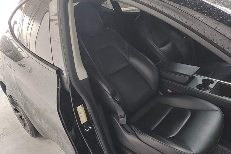 Used Tesla Model Y 2022 Rear-Wheel-Drive Version Right Front Seat