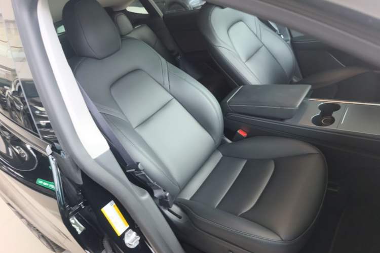 Used Tesla Model Y 2022 Rear-Wheel-Drive Version Right Front Seat