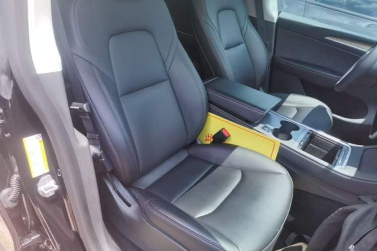 Used Tesla Model Y 2022 Performance High-Performance All-Wheel-Drive Version Right Front Seat
