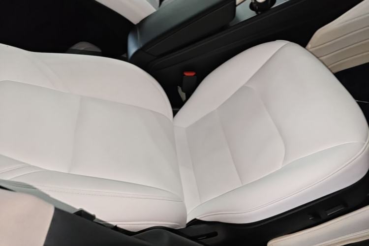 Used Tesla Model Y 2022 Long-Range All-Wheel-Drive Version Right Front Seat
