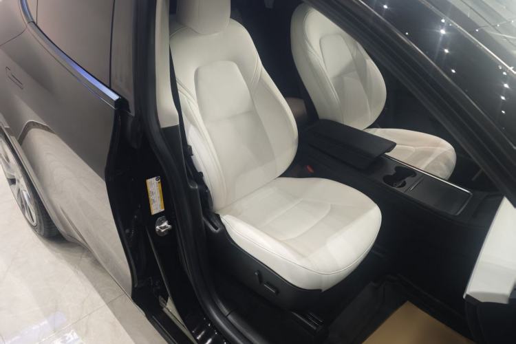 Used Tesla Model Y 2022 Rear-Wheel-Drive Version Right Front Seat