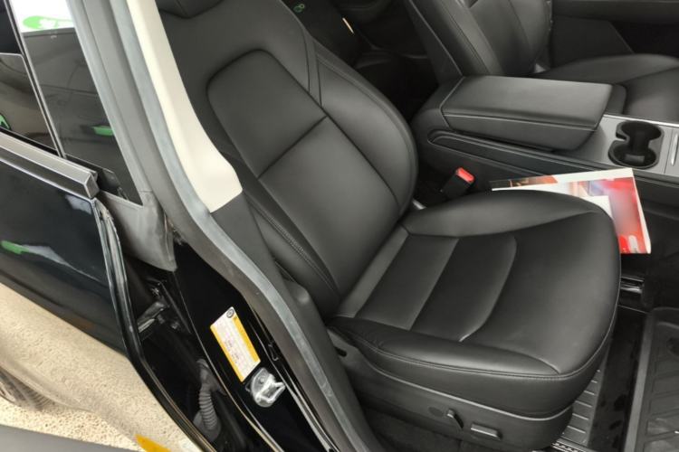 Used Tesla Model Y 2022 Rear-Wheel-Drive Version Right Front Seat