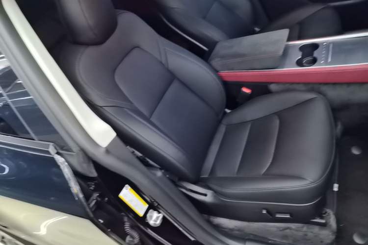 Used Tesla Model Y 2022 Performance High-Performance All-Wheel-Drive Version Right Front Seat