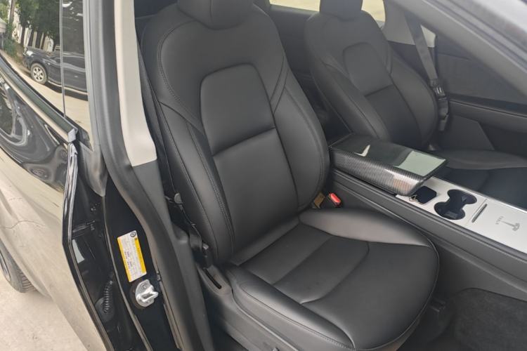 Used Tesla Model Y 2022 Rear-Wheel-Drive Version Right Front Seat