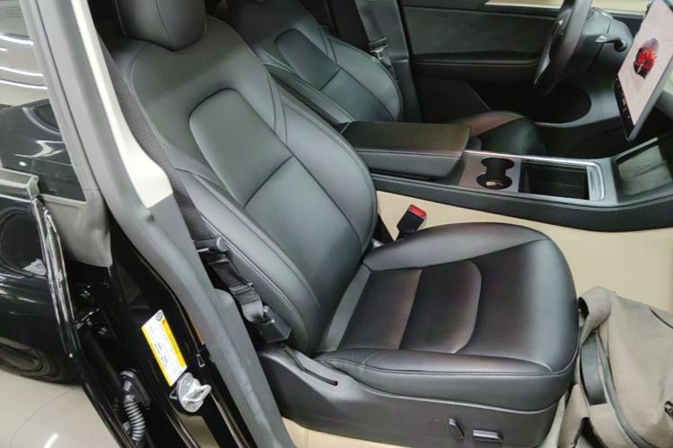 Used Tesla Model Y 2022 Rear-Wheel-Drive Version Right Front Seat