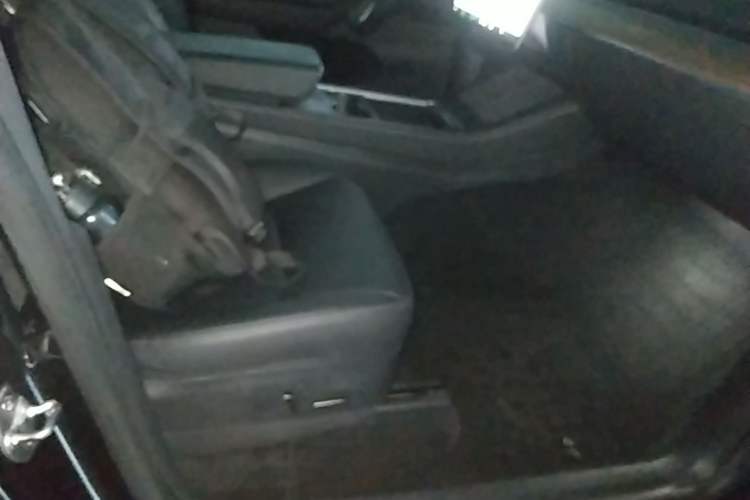 Used Tesla Model Y 2022 Rear-Wheel-Drive Version Right Front Seat
