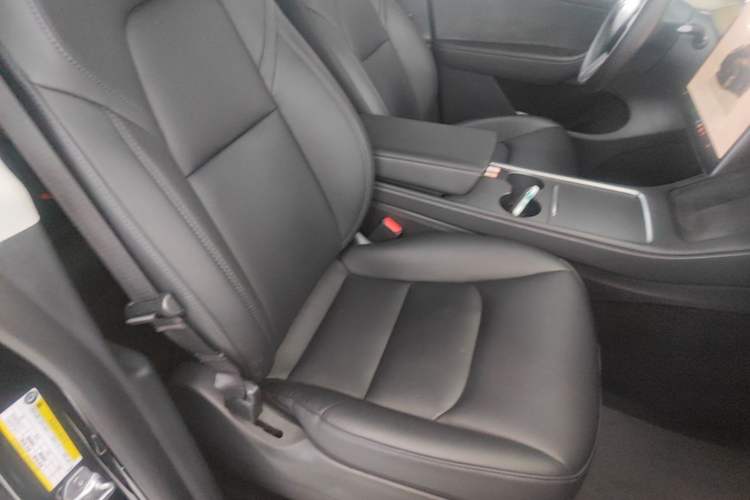 Used Tesla Model Y 2022 Rear-Wheel-Drive Version Right Front Seat