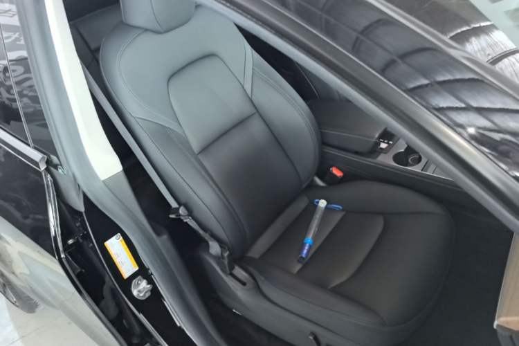Used Tesla Model Y 2022 Long-Range All-Wheel-Drive Version Right Front Seat