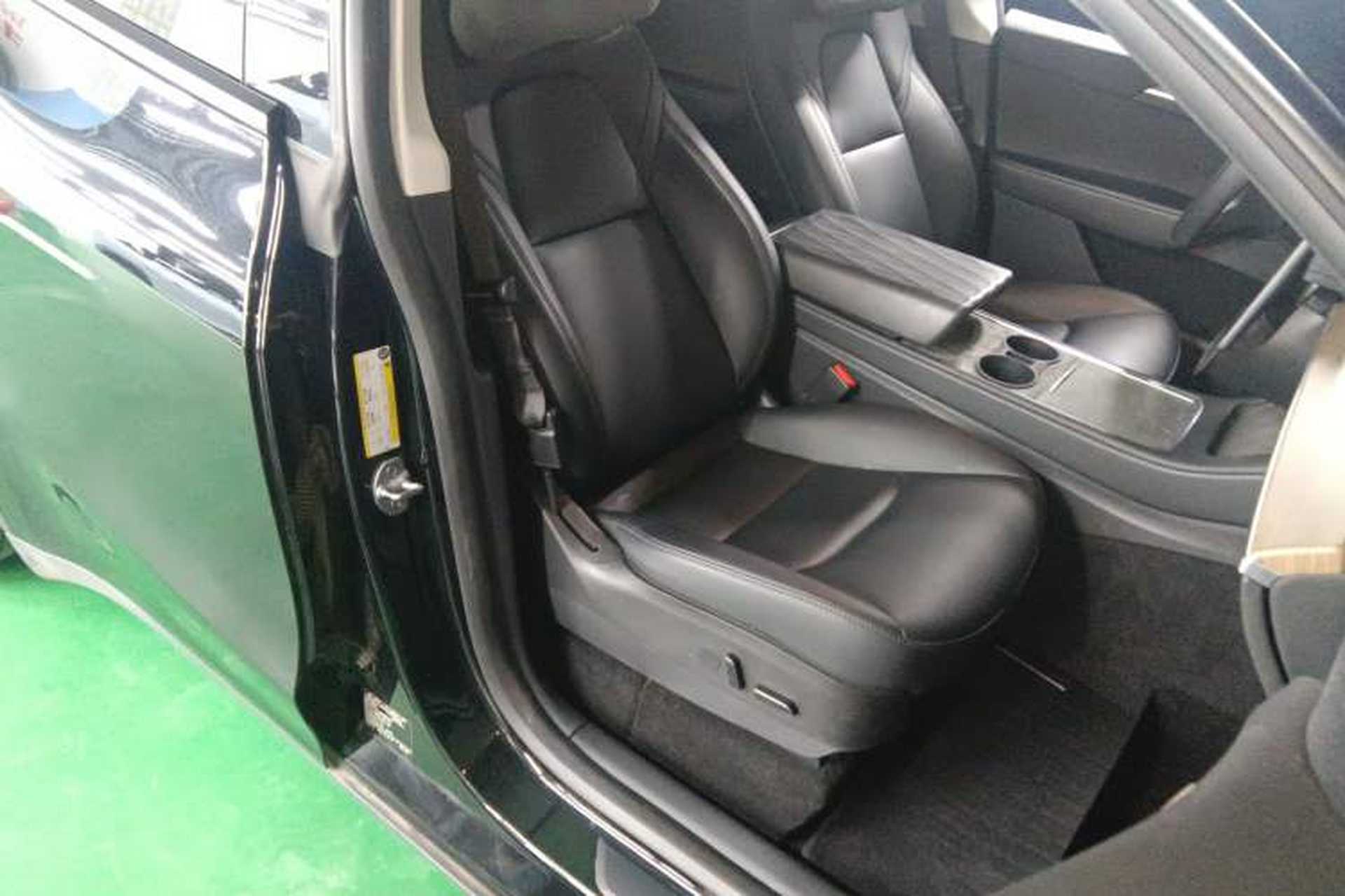 Used Tesla Model Y 2022 Rear-Wheel-Drive Version Right Front Seat