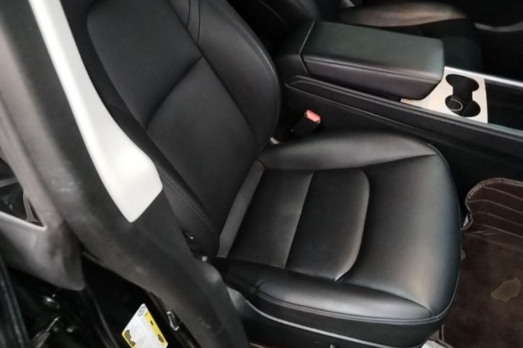 Used Tesla Model Y 2022 Rear-Wheel-Drive Version Right Front Seat