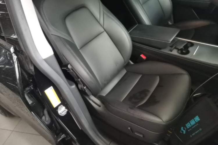 Used Tesla Model Y 2022 Long-Range All-Wheel-Drive Version Right Front Seat