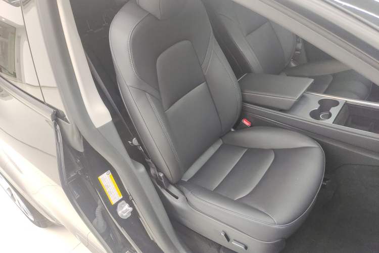 Used Tesla Model Y 2022 Rear-Wheel-Drive Version Right Front Seat
