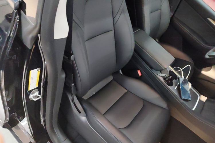 Used Tesla Model Y 2022 Rear-Wheel-Drive Version Right Front Seat